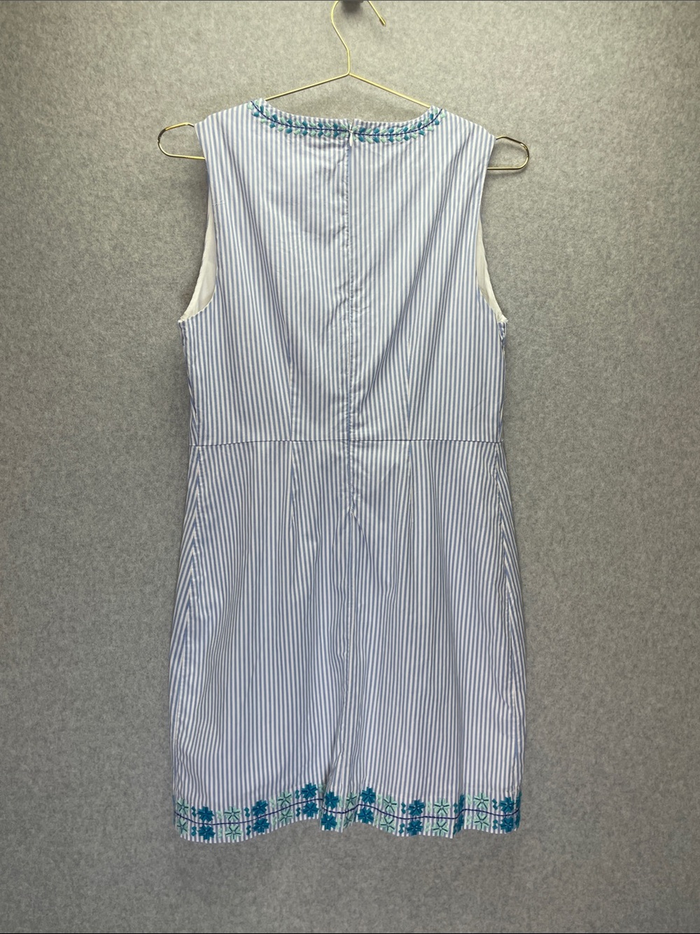 Vineyard Vines Pop Embroidered Floral Striped Shift Dress in Blue and White - Picture 6 of 7
